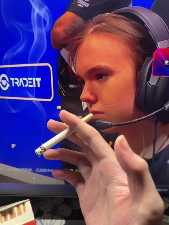 Viper：我会积极参与下路BP，个人更喜欢2V2对线