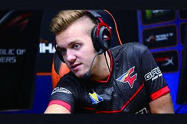 WBG官博晒照：今天也是投入认真训练的微博哥