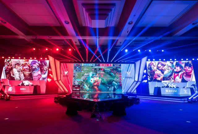 JDG赛后群访：上单小将称首场比赛非常紧张，Ruler说队友发挥惊艳