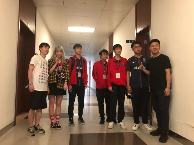 【战报】2025LPL春季赛WE 0-2 EDG，EDG成功锁定联赛前二