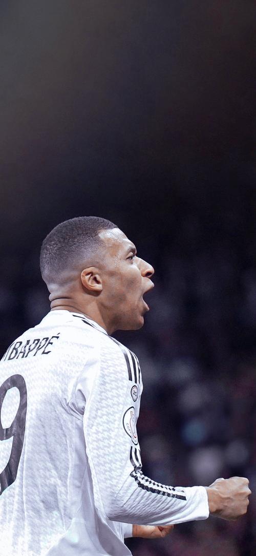 记者：国脚王钰栋有望拿下今年国内球员最重磅奖项（记者：国脚王钰栋有望加冕今年国内球员最高荣誉）